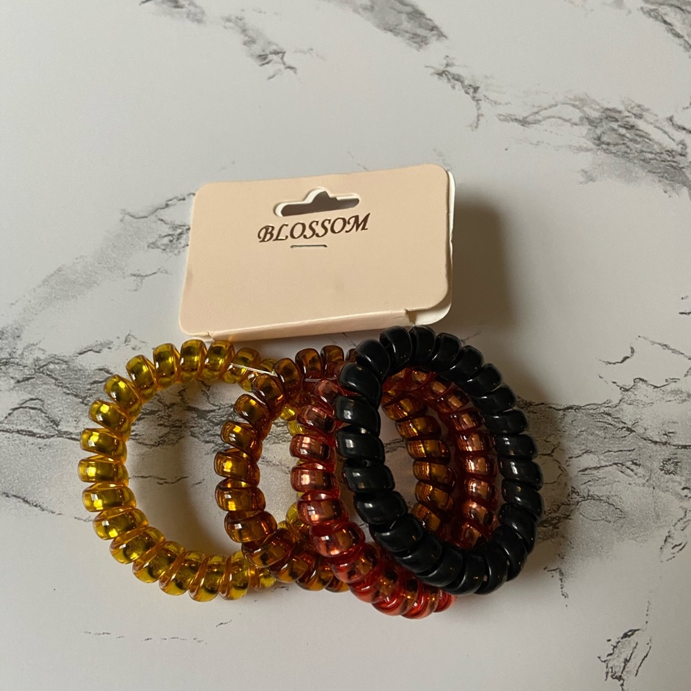 4 piece metallic spiral hair ties - Picture 2 of 2